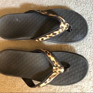 Vionic Brown Leopard Flip Flop with Orthoheel 6